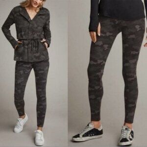 CAbi‎ ATC Black Gray Camo Leggings Size XS style